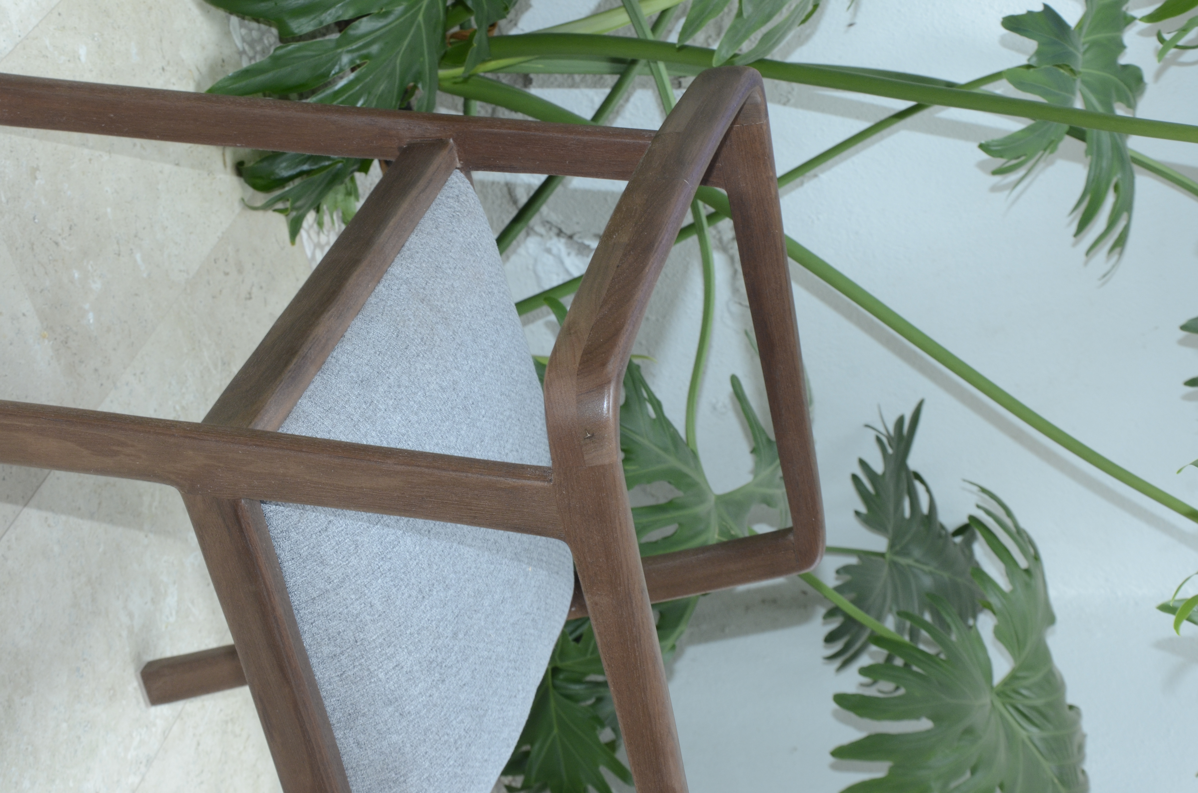 Silla Nucis 1 de Nogal Tapizada — thumbnail 3